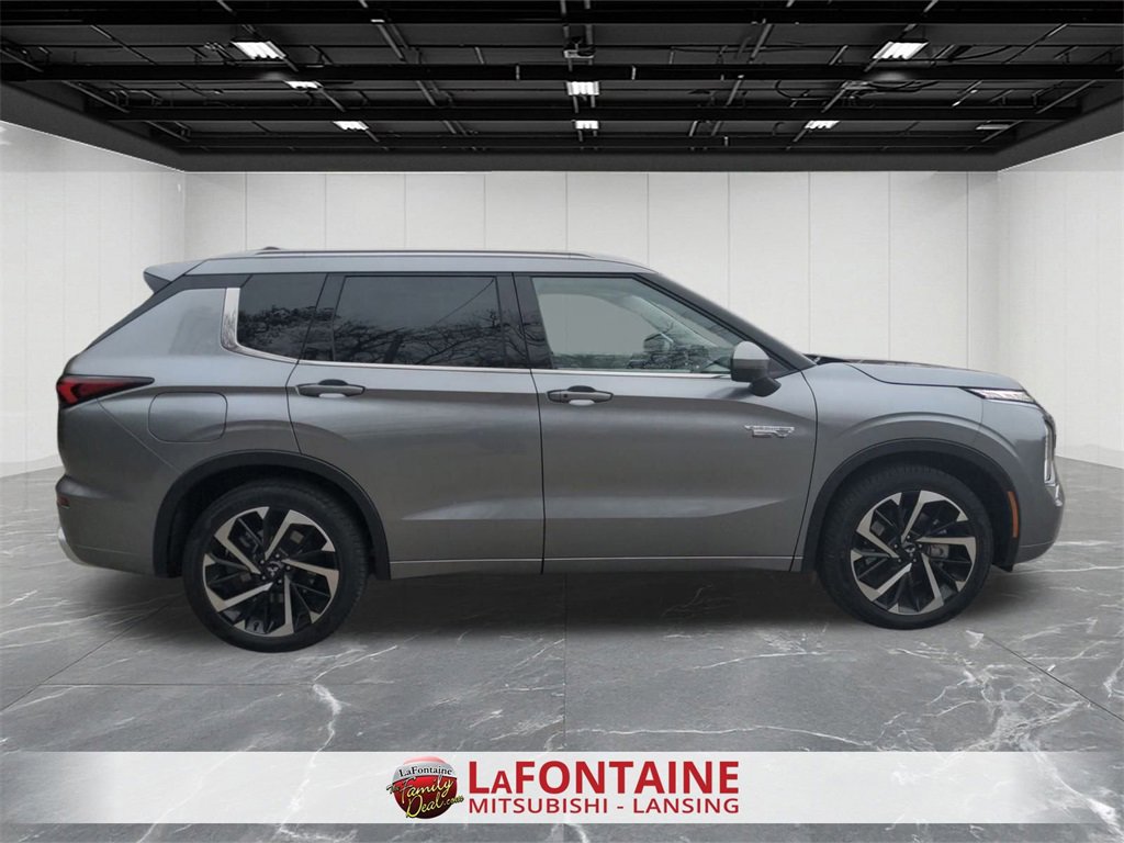 Used 2023 Mitsubishi Outlander SEL 40th Anniversary image 6