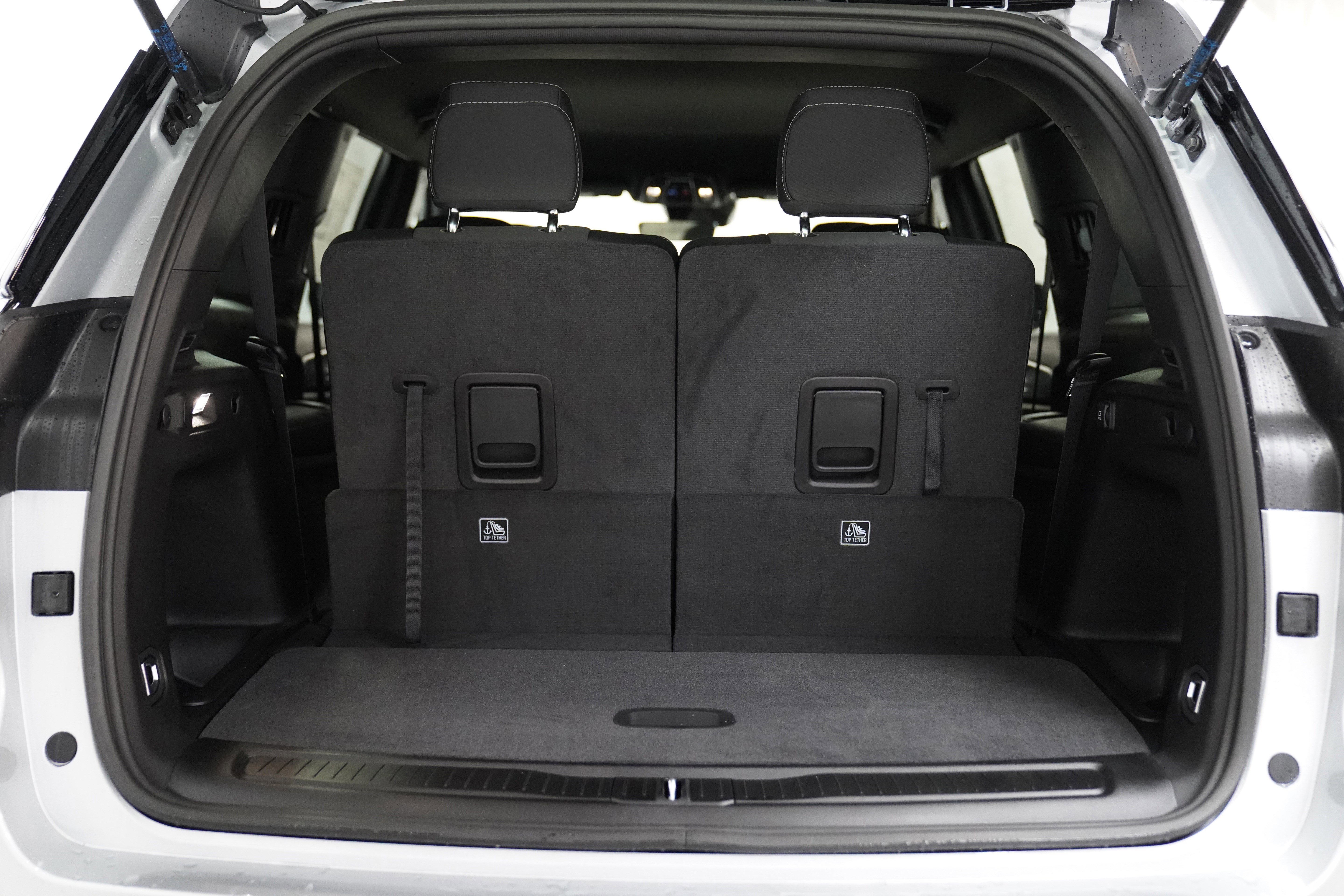 New 2026 Jeep Grand Cherokee L Laredo image 9