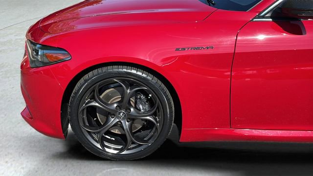 Used 2023 Alfa Romeo Giulia Estrema image 35