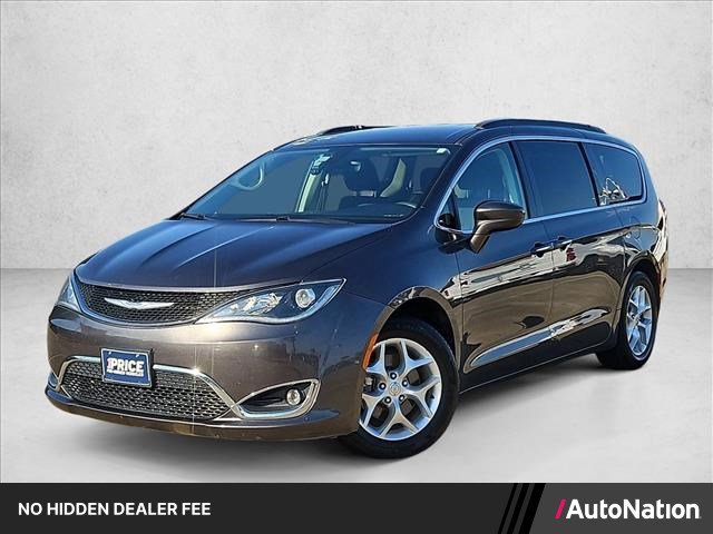 Used 2018 Chrysler Pacifica Touring Plus w/ Tire & Wheel Group FWD image 1