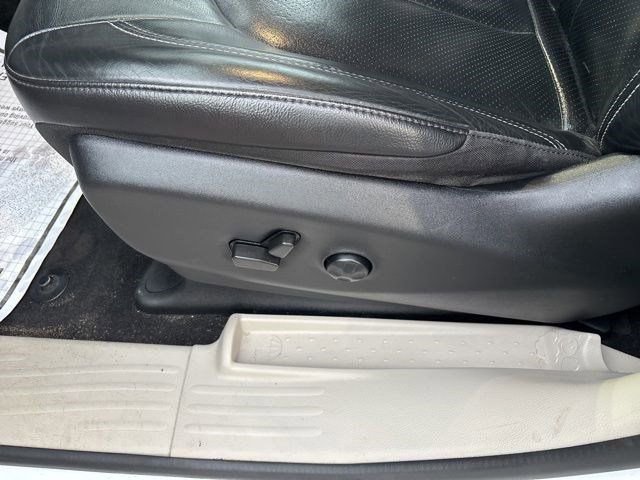 Used 2022 Chrysler Pacifica Touring-L w/ Uconnect Theater Family Group image 12