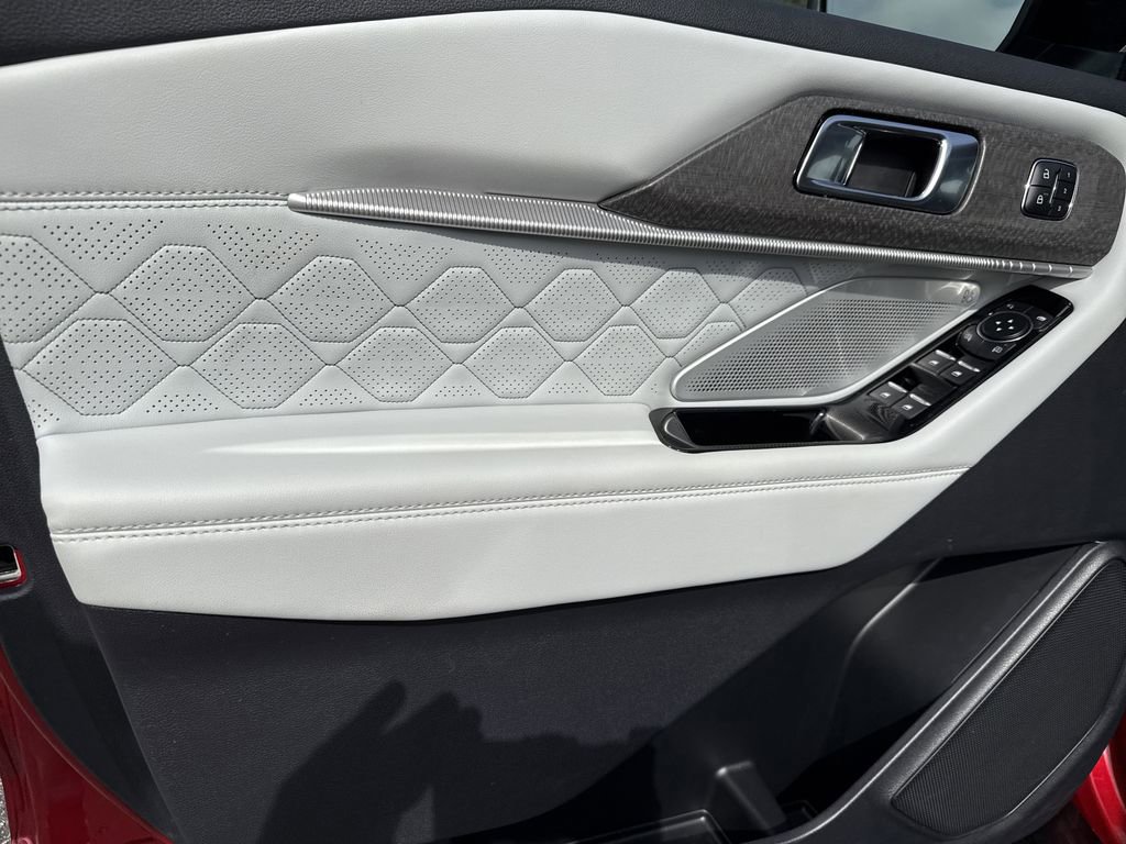 Used 2025 Ford Explorer Platinum w/ LUX Leather Package image 10
