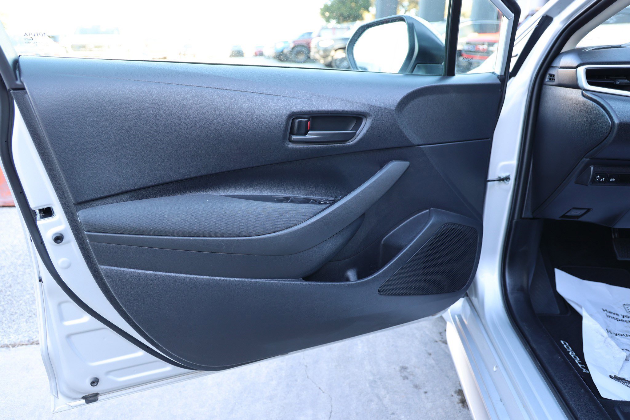 Certified 2025 Toyota Corolla LE image 33