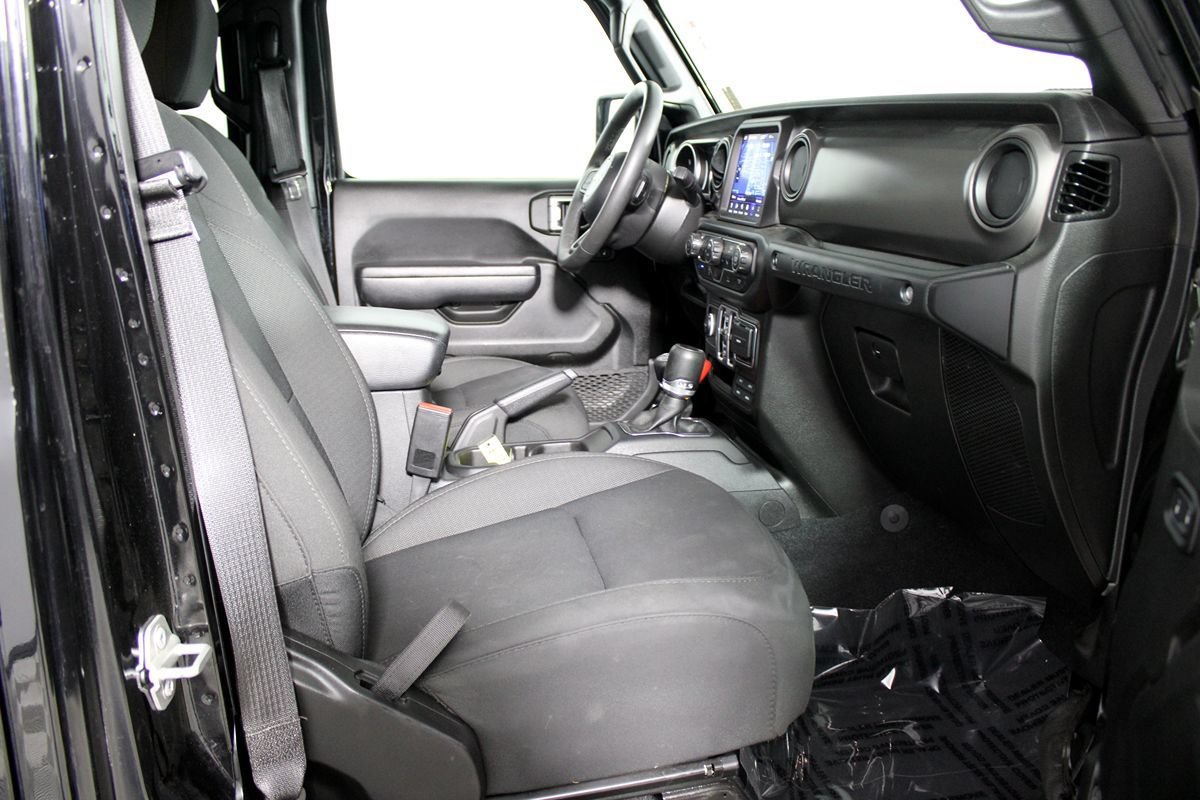 Used 2023 Jeep Wrangler Unlimited w/ Cold Weather Group AWD/4WD image 21