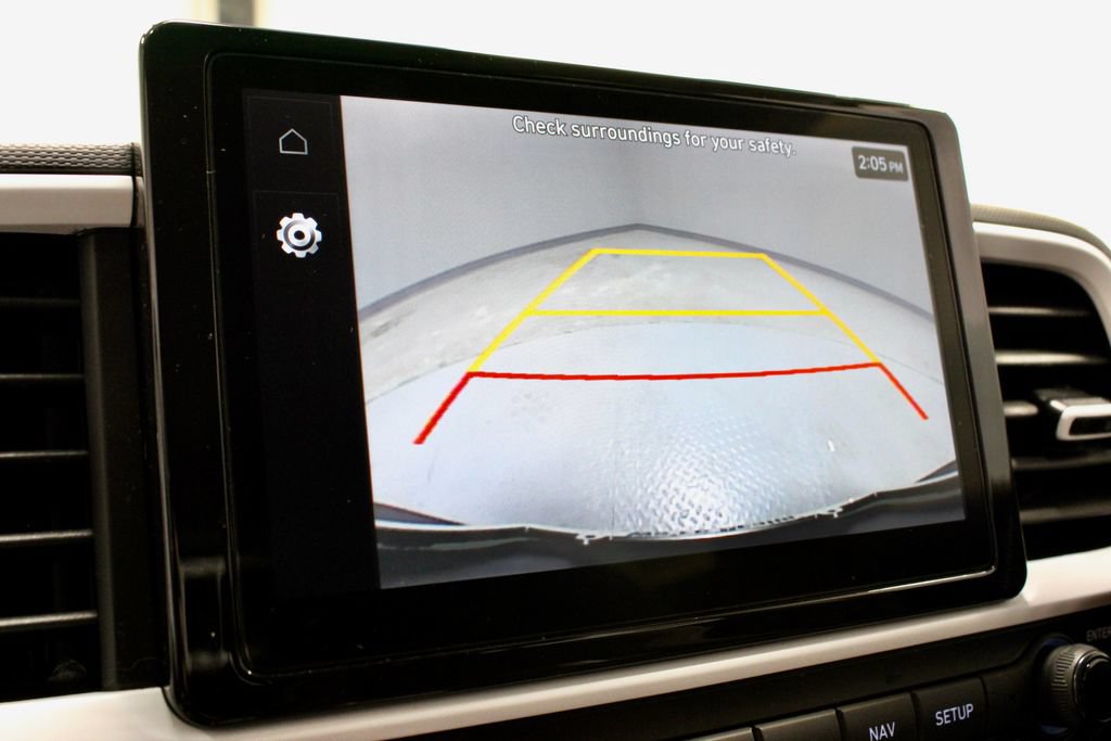 Certified 2025 Hyundai Venue Limited FWD image 2