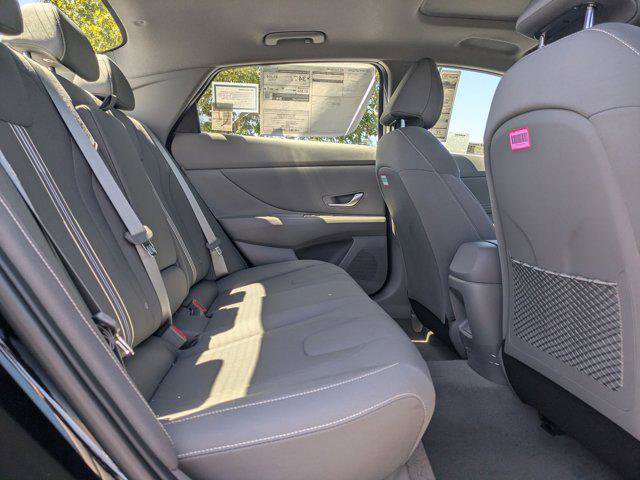 Used 2025 Hyundai Elantra SEL FWD image 10