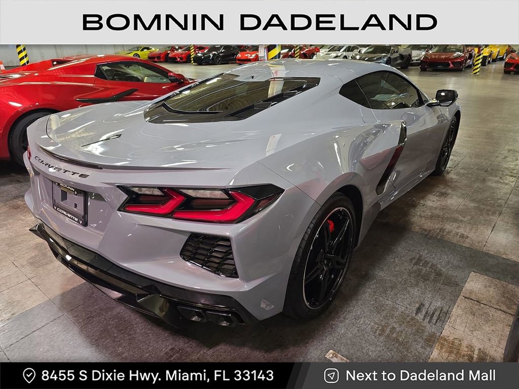 Used 2025 Chevrolet Corvette Stingray image 4