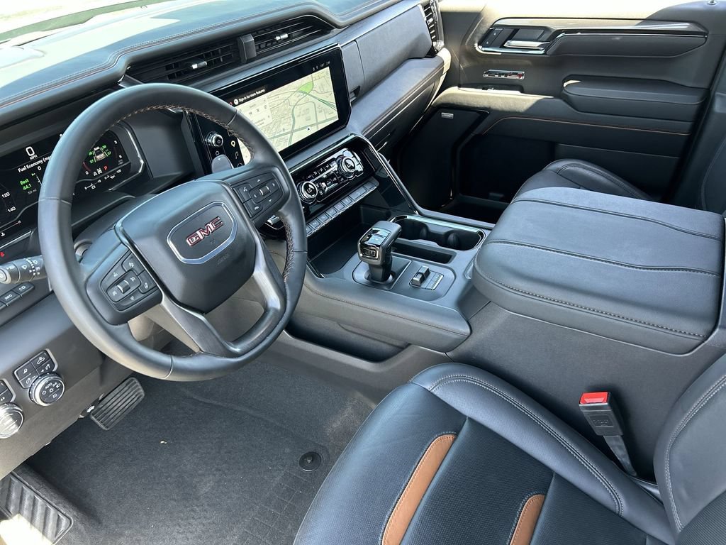 Used 2025 GMC Sierra 1500 AT4 w/ Technology Package AWD/4WD image 10