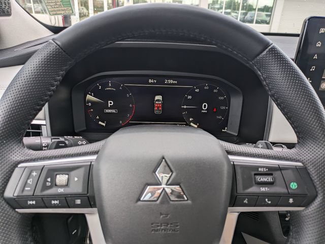 Used 2025 Mitsubishi Outlander SE FWD image 25