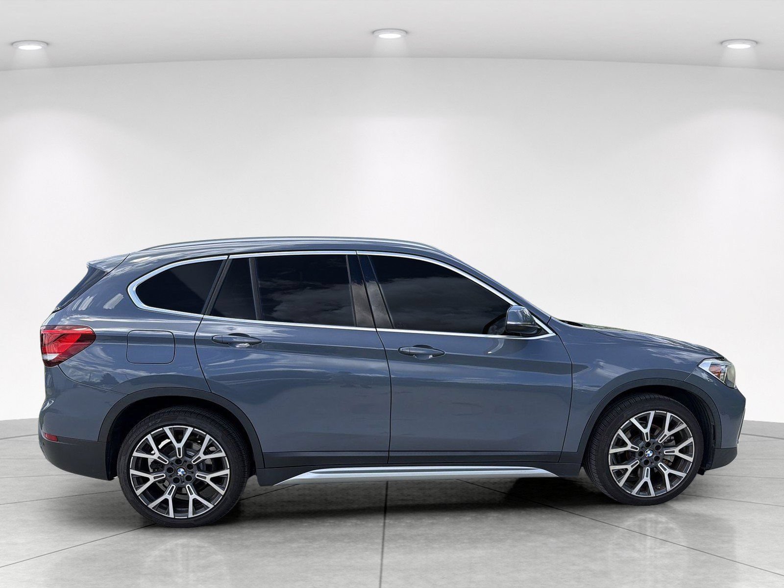 Used 2021 BMW X1 sDrive28i w/ Premium Package FWD image 3