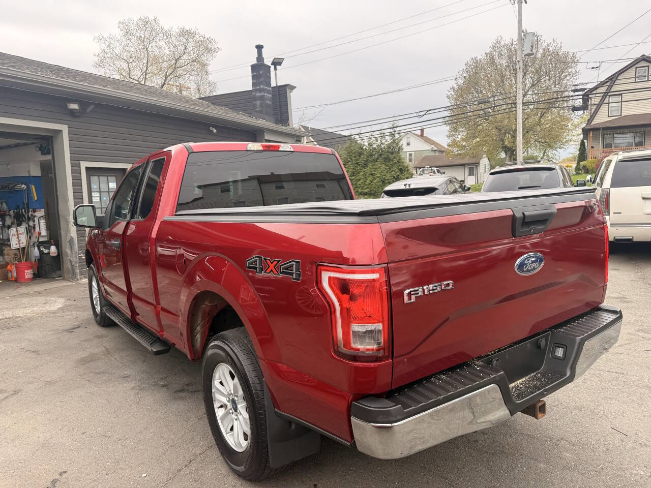 Used 2015 Ford F150 XLT w/ Equipment Group 301A Mid AWD/4WD image 9