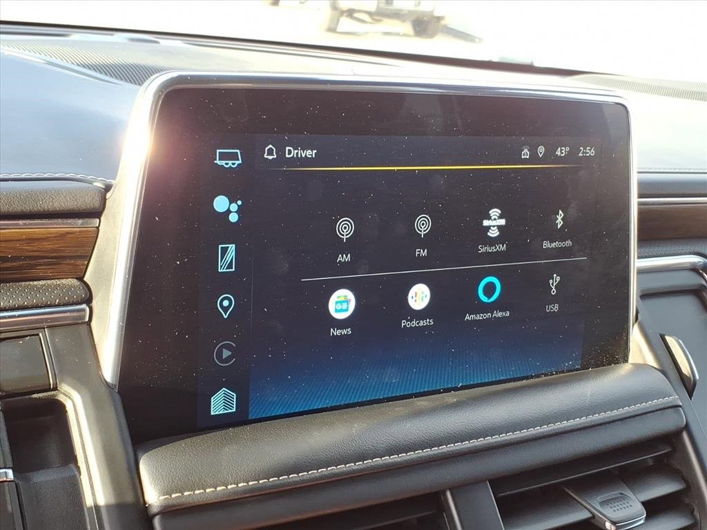 Used 2023 Chevrolet Suburban Premier image 23