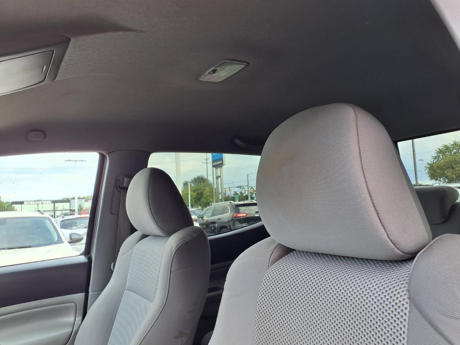 Used 2015 Toyota Tacoma PreRunner w/ TRD Off-Road Package RWD image 18