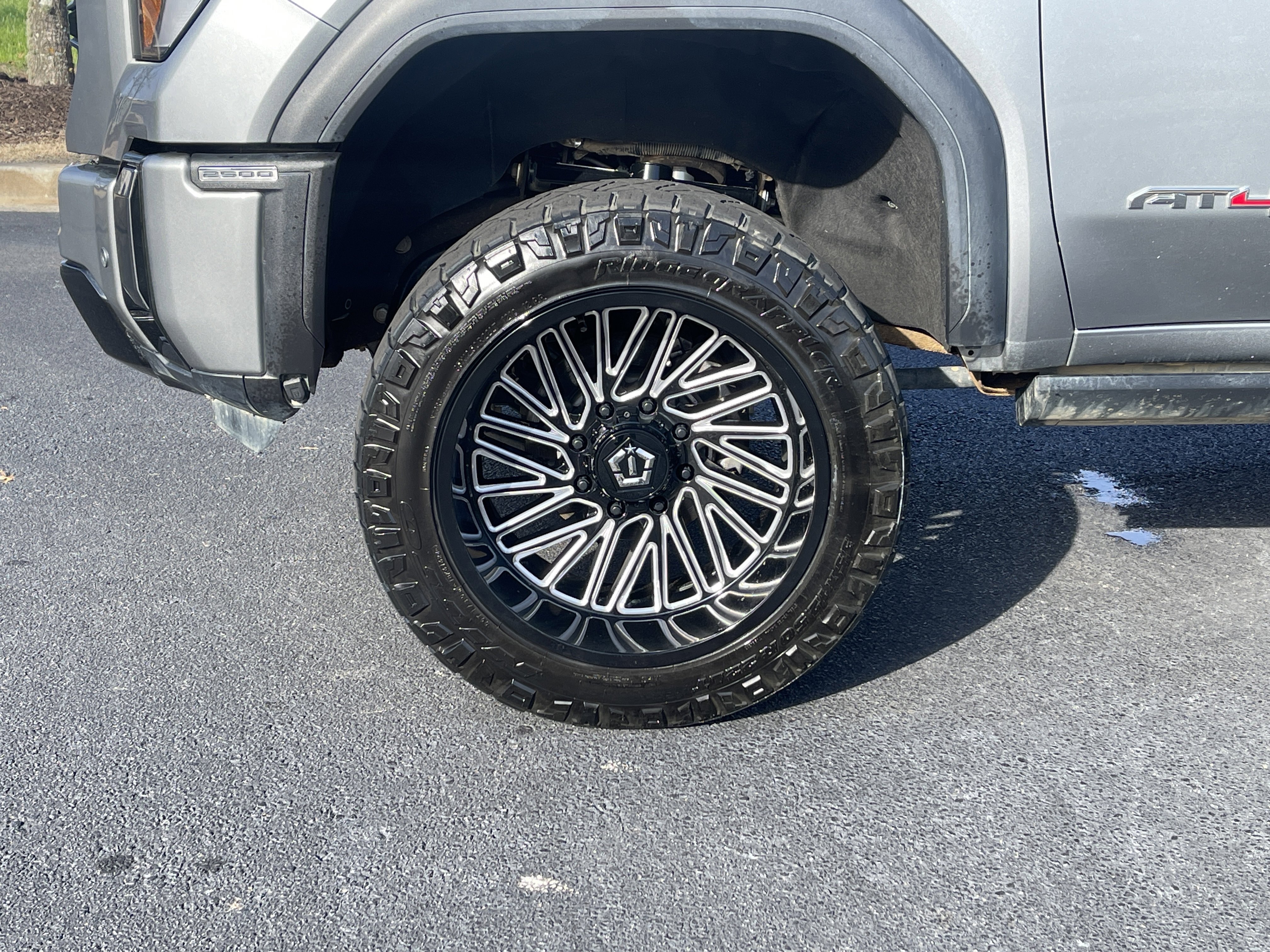 Used 2024 GMC Sierra 2500 AT4 w/ AT4 Premium Plus Package image 32