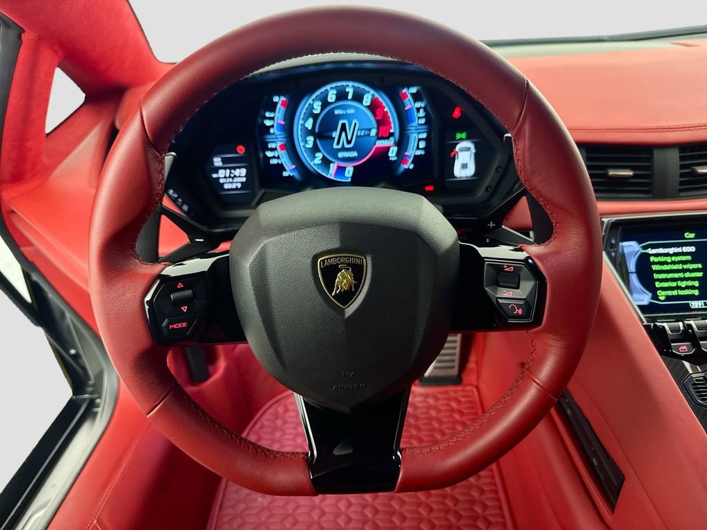 Used 2018 Lamborghini Aventador S image 11