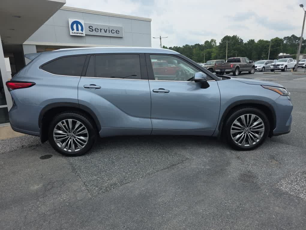 Used 2021 Toyota Highlander Platinum AWD/4WD image 8