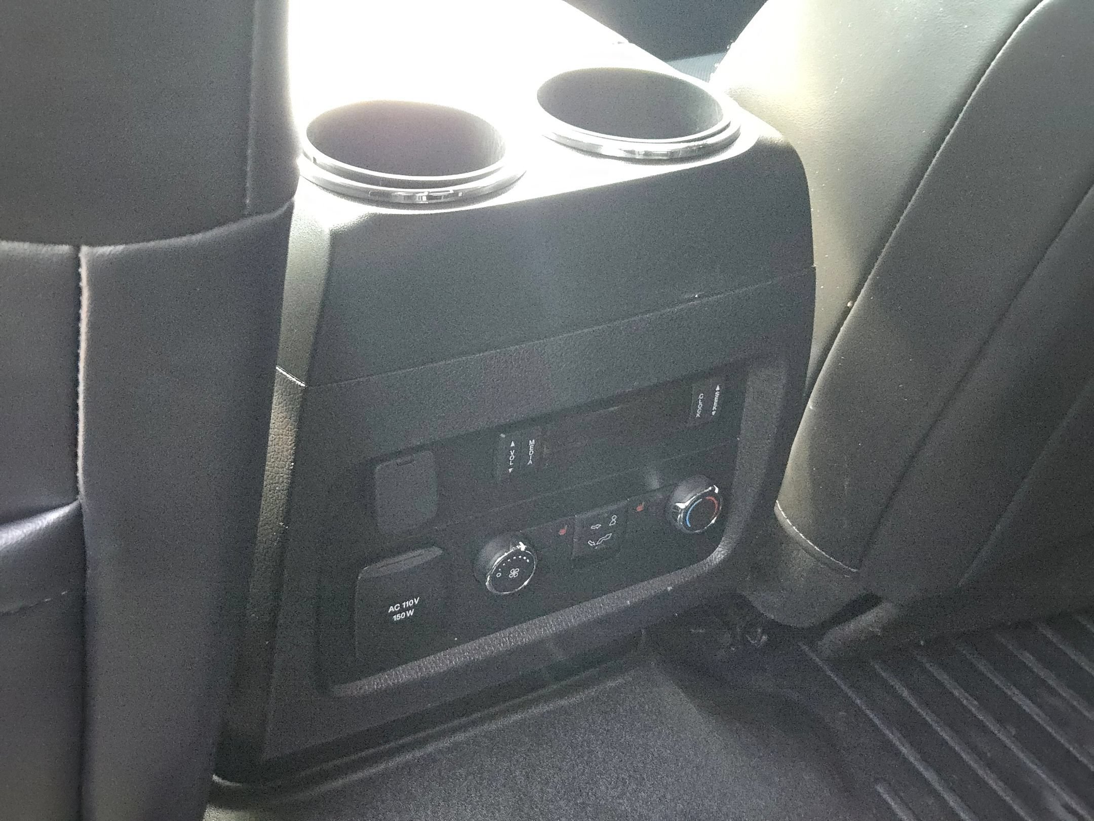 Used 2016 Lincoln Navigator Select RWD image 23