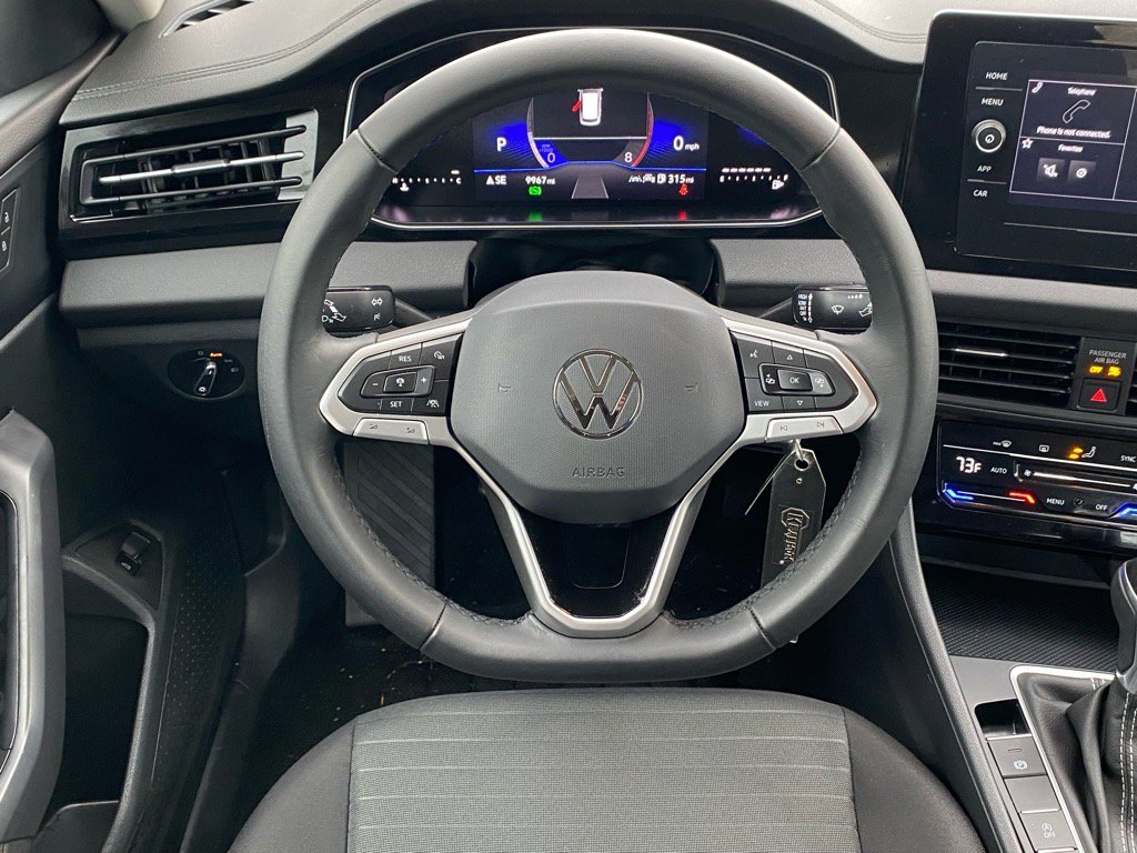 Certified 2025 Volkswagen Jetta S image 5