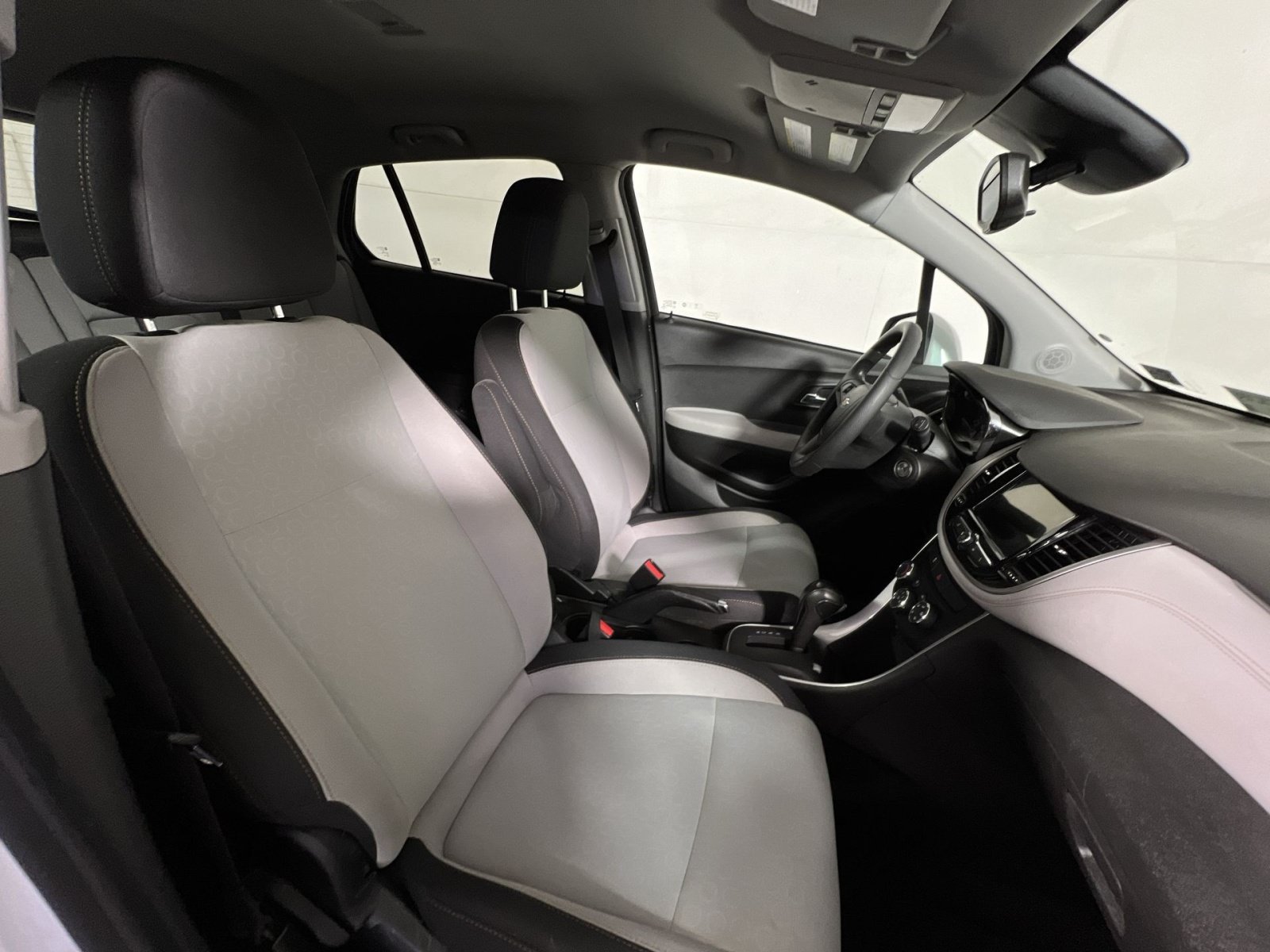Used 2019 Chevrolet Trax LS w/ Tint and Cruise Package AWD/4WD image 25