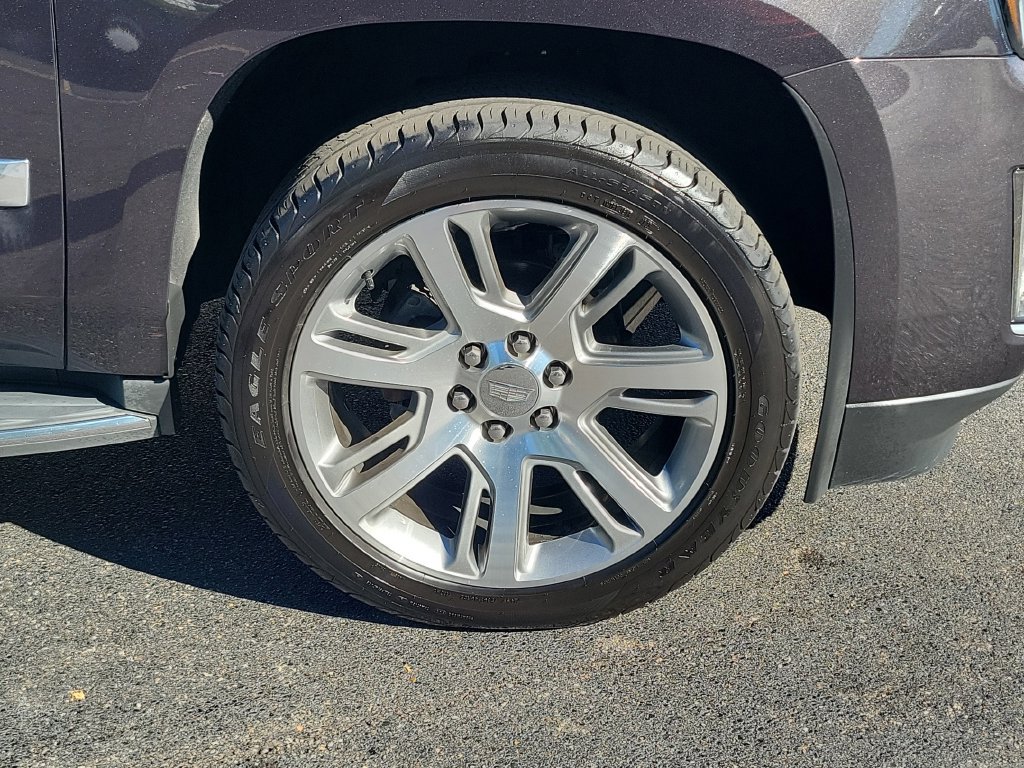 Used 2016 Cadillac Escalade Luxury AWD/4WD image 10