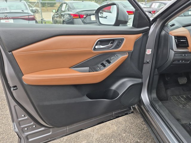 Used 2026 Nissan Rogue Platinum w/ Platinum Premium Package AWD/4WD image 11
