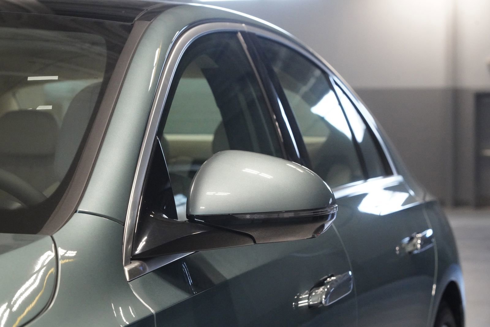 New 2026 Mercedes-Benz E 350 4MATIC Sedan image 9