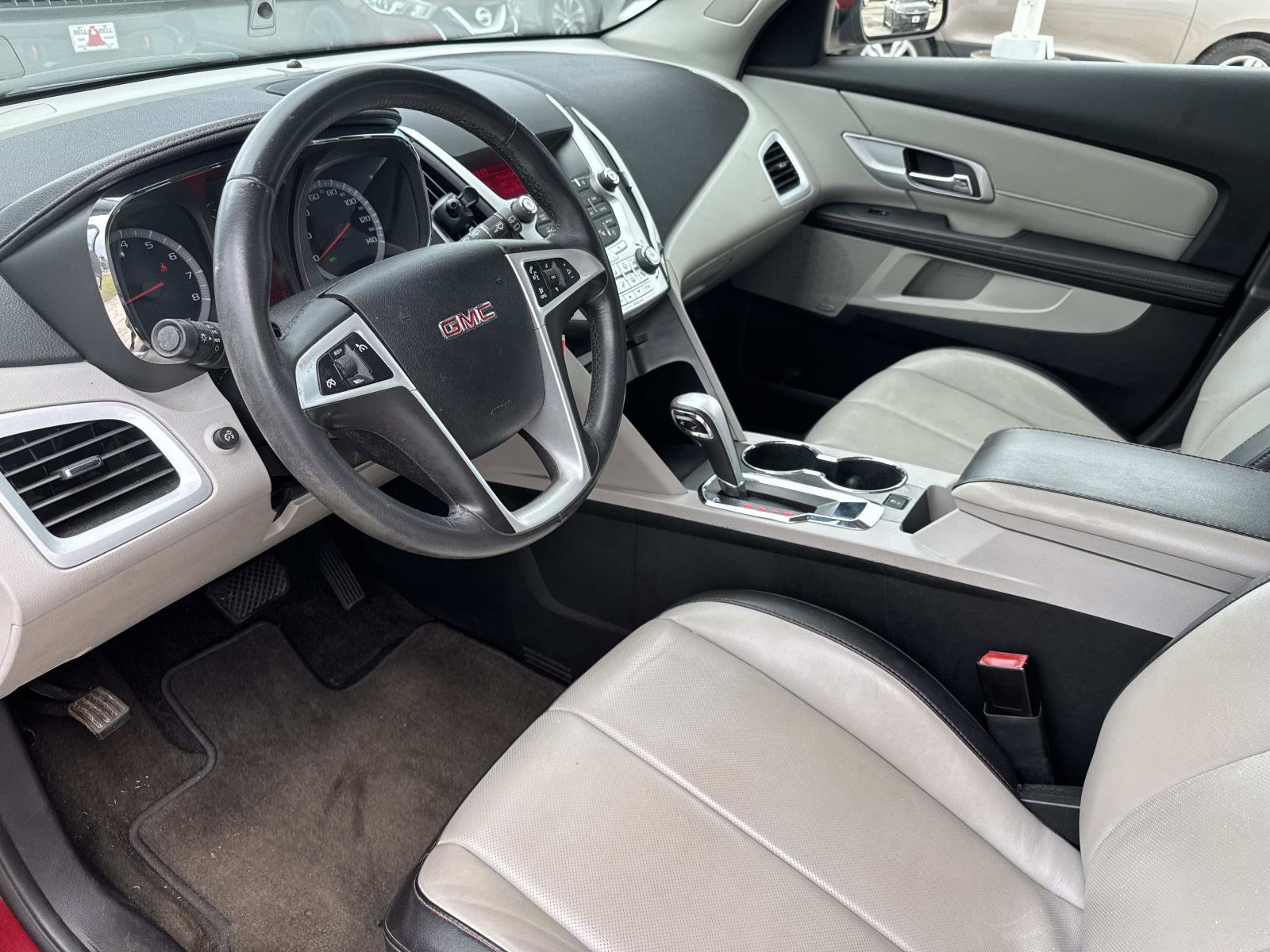 Used 2011 GMC Terrain SLT FWD image 26