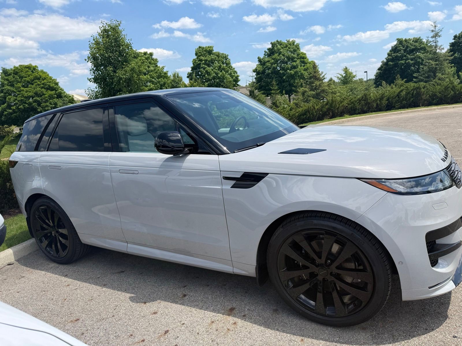 Used 2026 Land Rover Range Rover Sport Dynamic SE AWD/4WD image 4