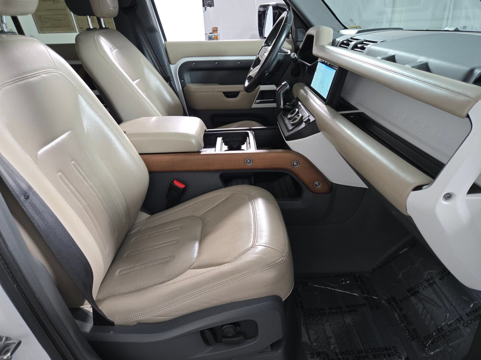 Used 2020 Land Rover Defender 110 HSE AWD/4WD image 3