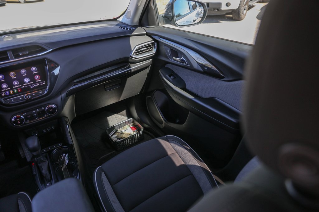 Used 2021 Chevrolet TrailBlazer LT w/ Convenience Package image 28