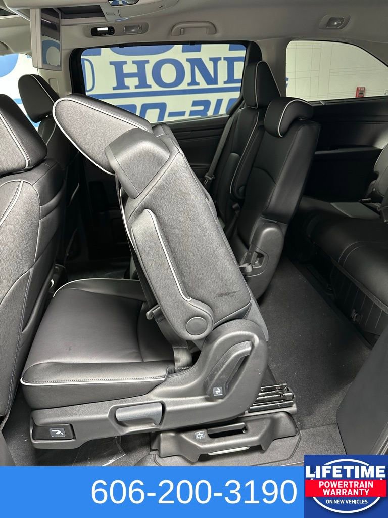 New 2026 Honda Odyssey Touring image 17