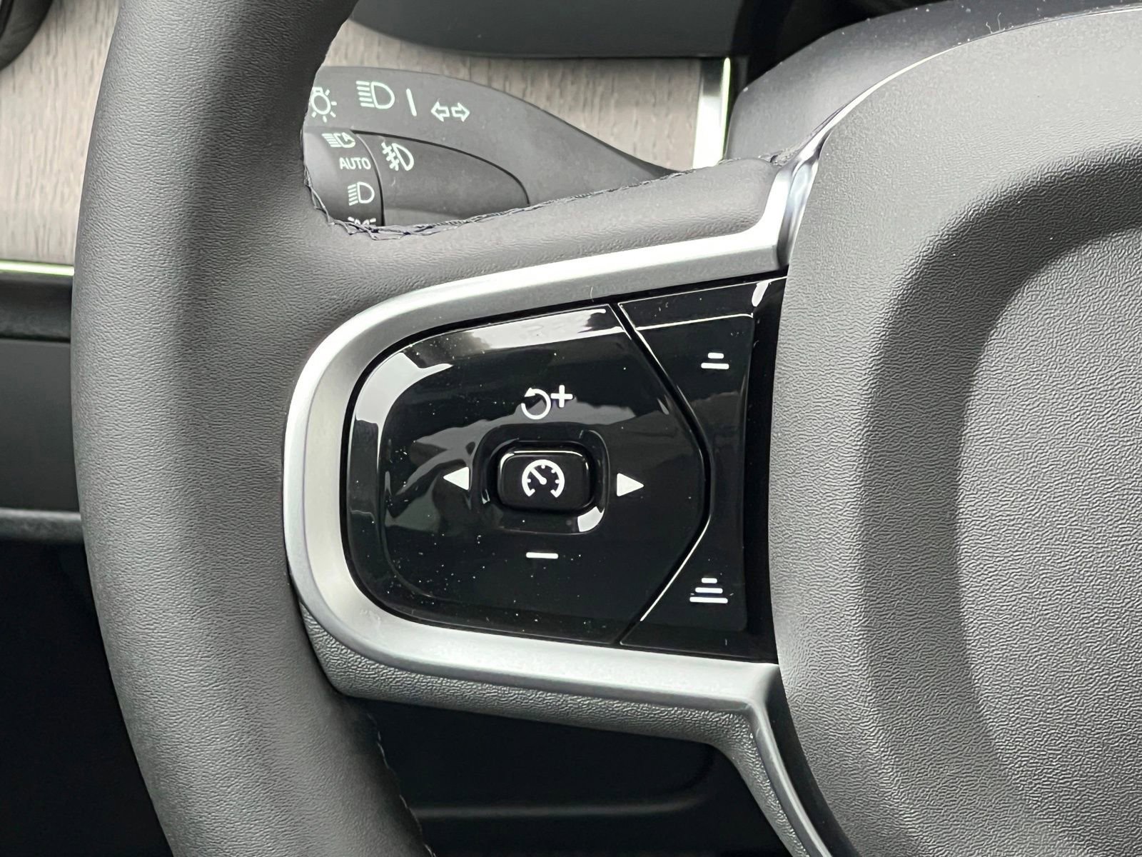 New 2026 Volvo XC90 B6 Ultra image 26