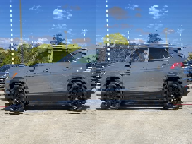 New 2026 Volkswagen Atlas Cross Sport SE image 3