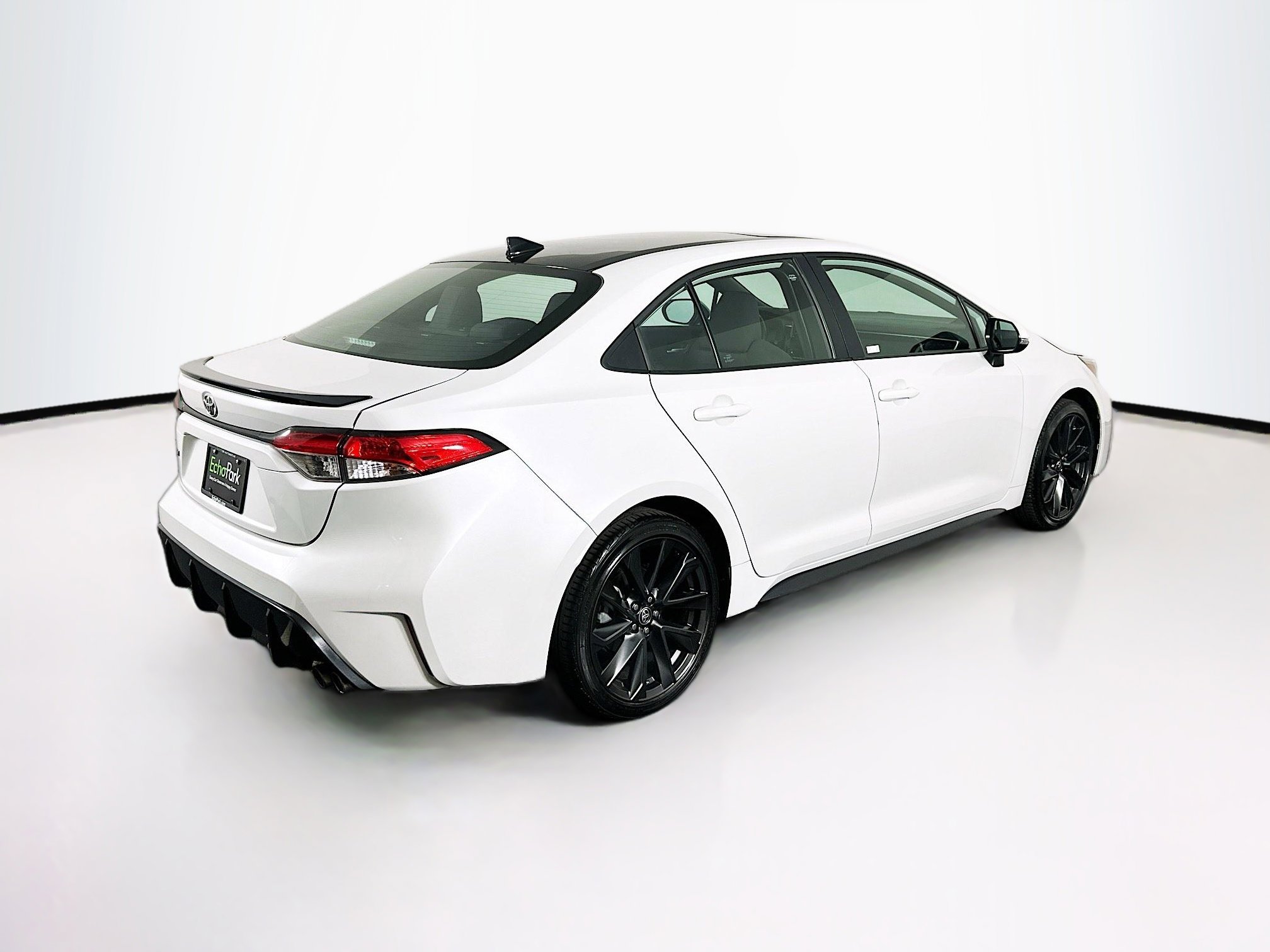 Used 2023 Toyota Corolla SE w/ SE Premium Package image 9