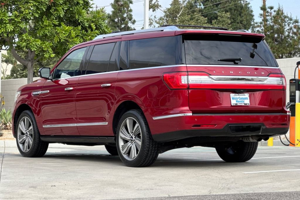 Used 2018 Lincoln Navigator L Reserve w/ Technology Package AWD/4WD image 3