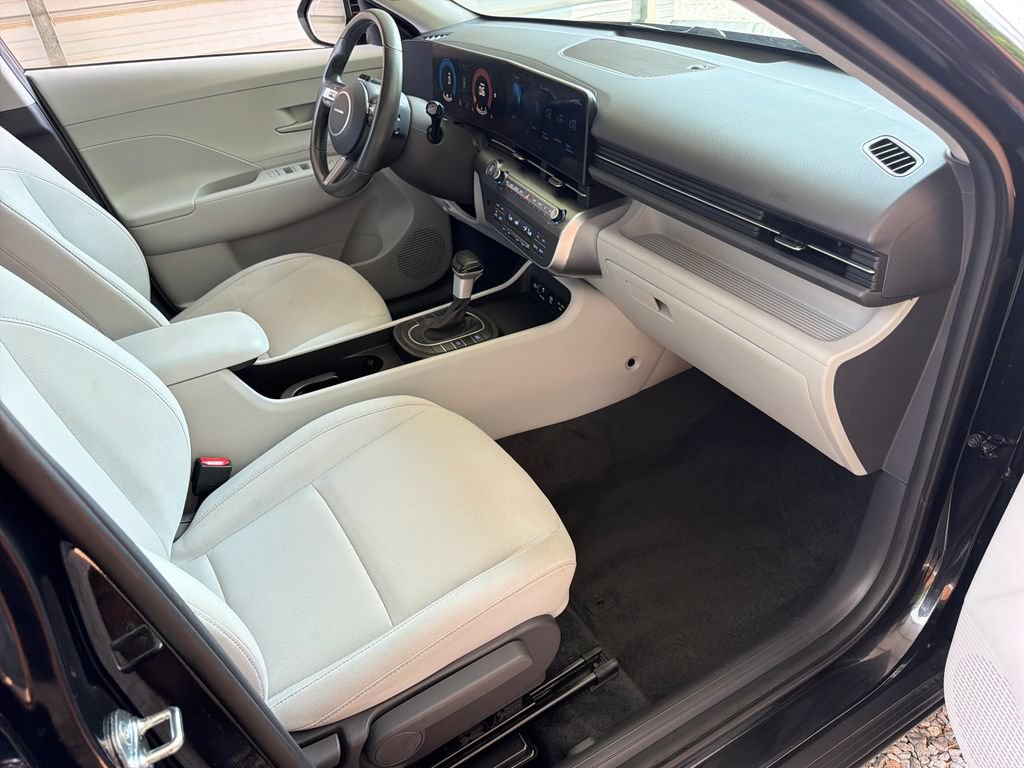 Used 2025 Hyundai Kona SEL FWD image 26