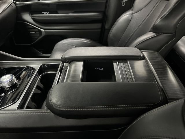 Used 2023 Jeep Wagoneer Series II w/ Premium Group I image 22