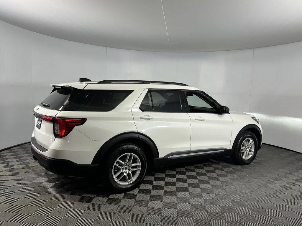 Used 2025 Ford Explorer Active image 5