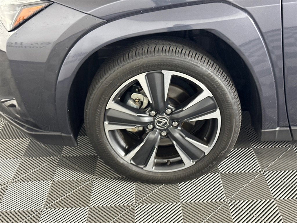 Used 2025 Lexus UX 300h FWD image 11