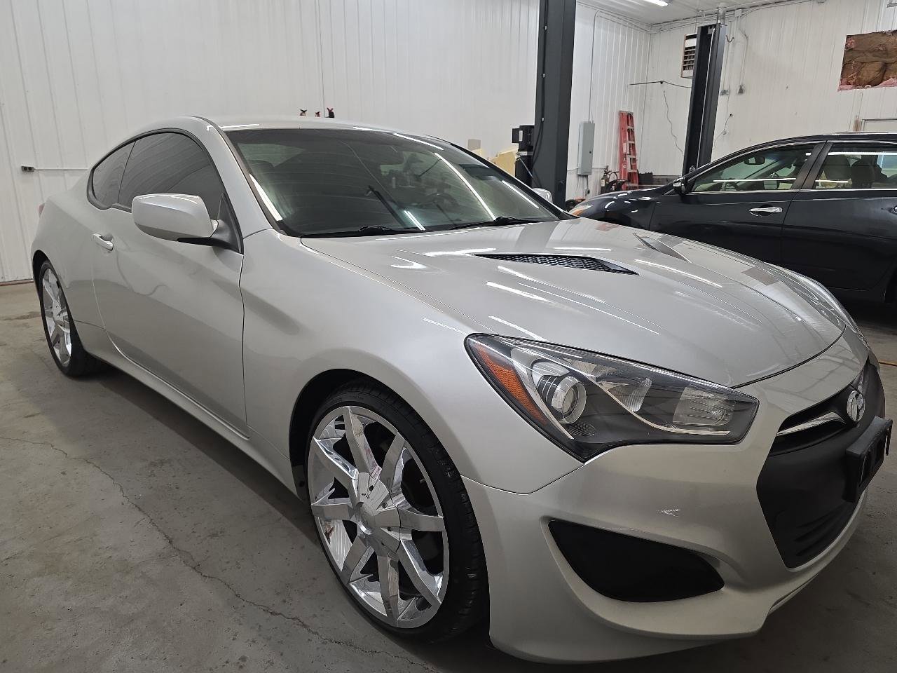 Used 2013 Hyundai Genesis 2.0T image 18