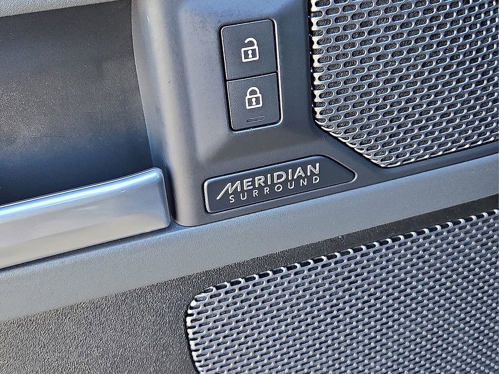 Used 2023 Land Rover Defender 110 X image 23