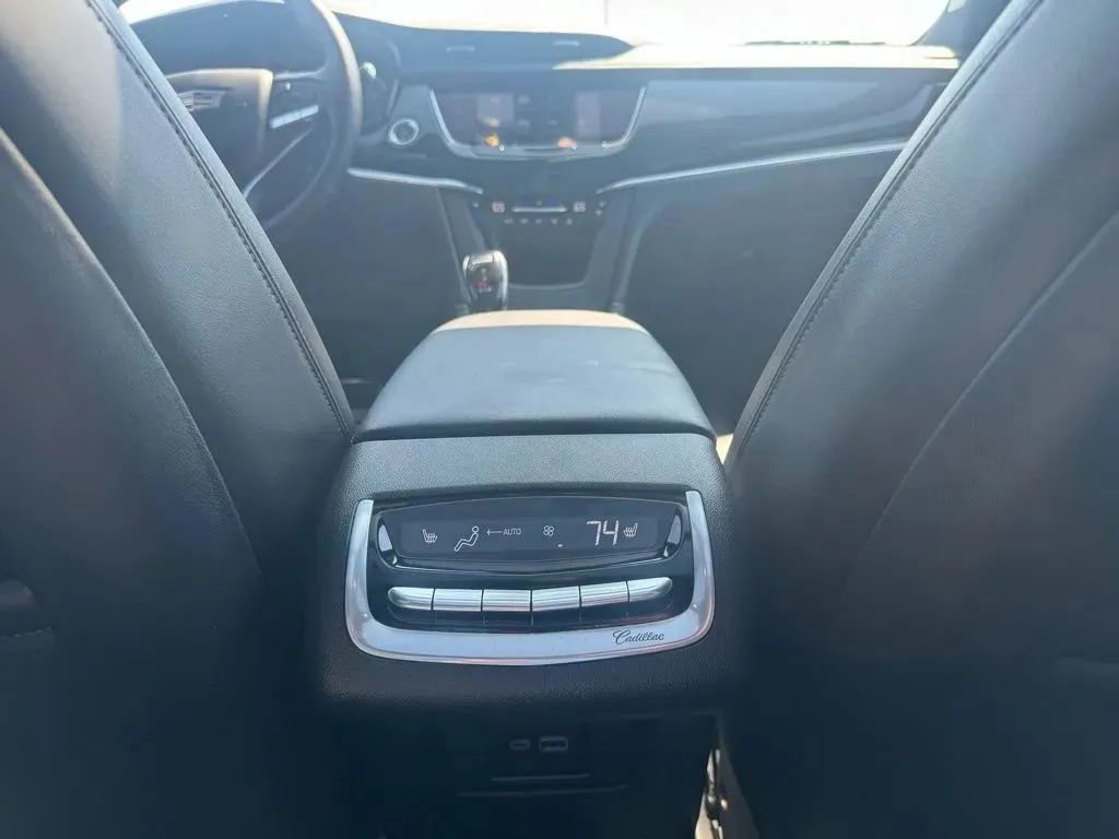 Used 2025 Cadillac XT6 Sport w/ Technology Package image 20
