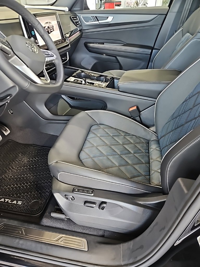 New 2026 Volkswagen Atlas Cross Sport SEL Premium R-Line image 28