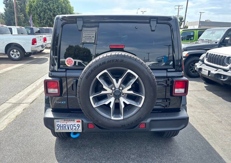 Used 2024 Jeep Wrangler Unlimited w/ Technology Group AWD/4WD image 4