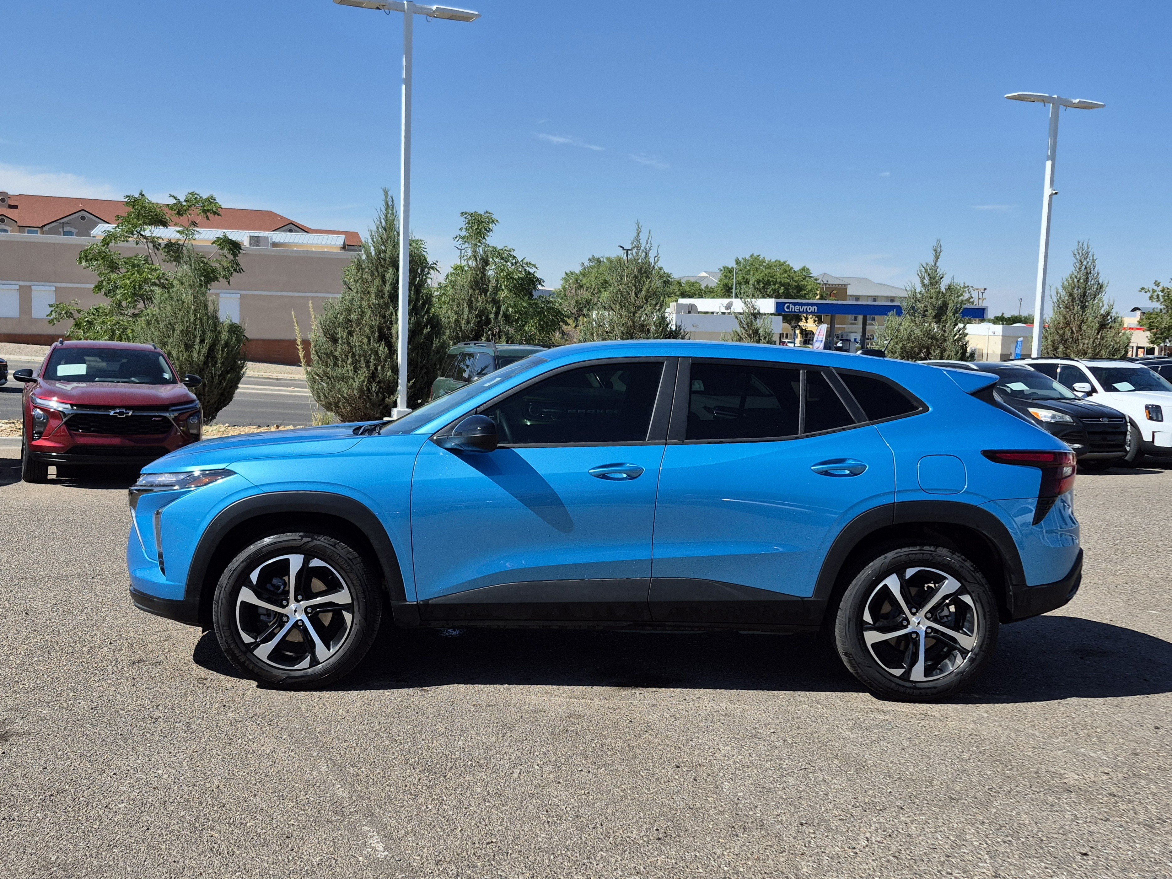 Used 2026 Chevrolet Trax RS w/ Driver Confidence Package FWD image 2