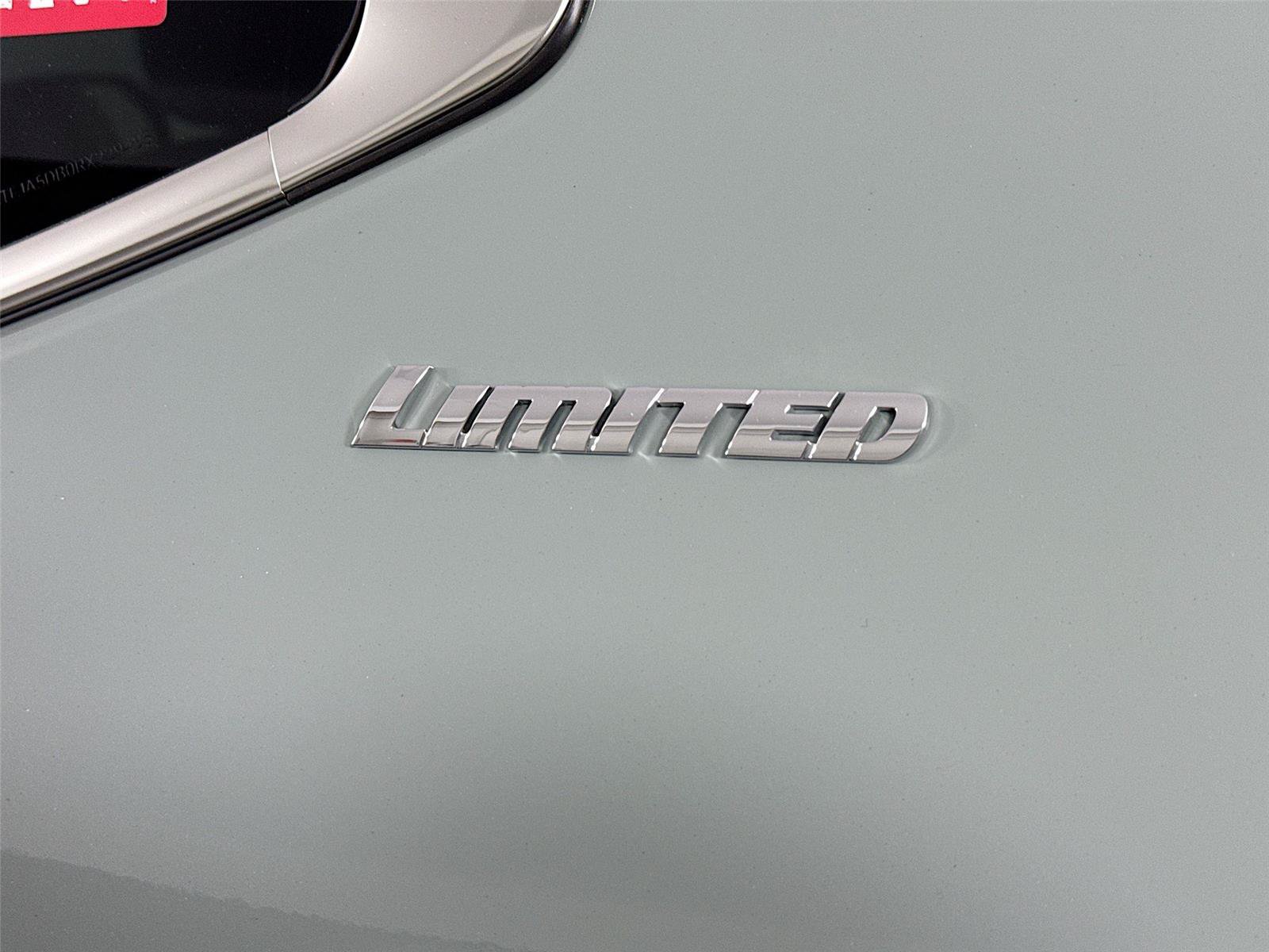 Used 2024 Toyota Tundra Limited AWD/4WD image 15