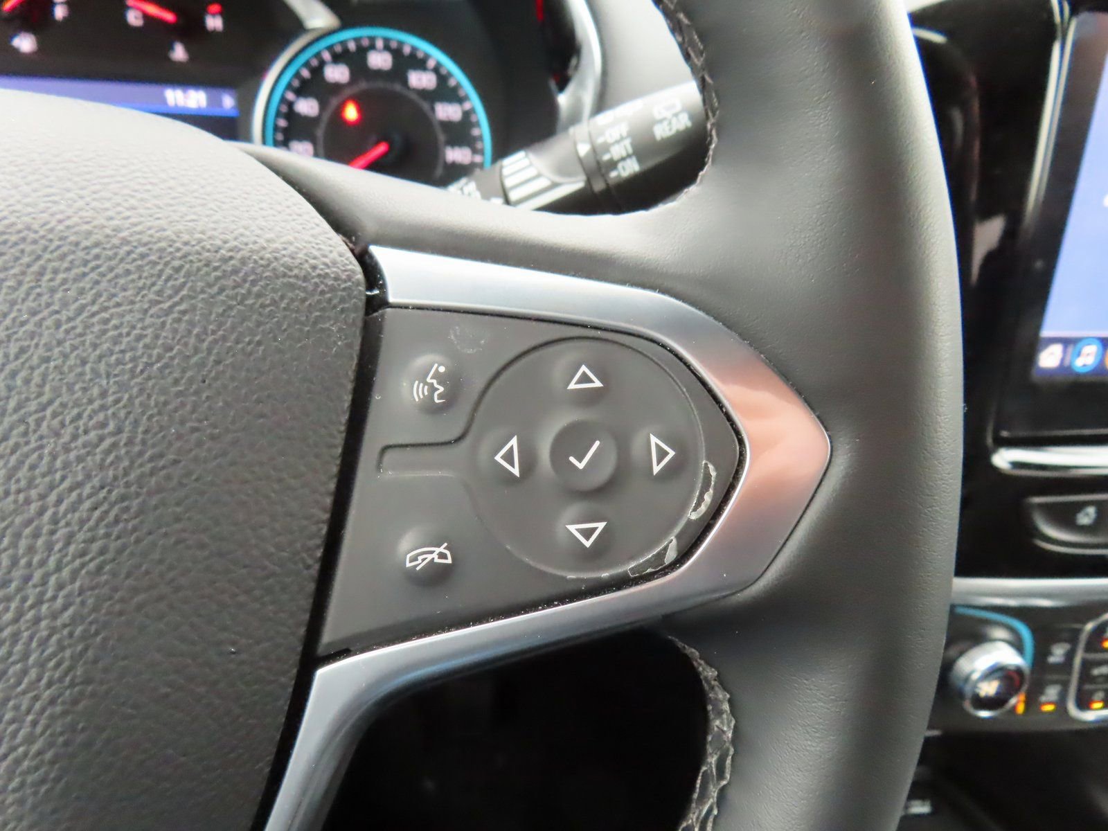 Used 2023 Chevrolet Traverse RS image 18