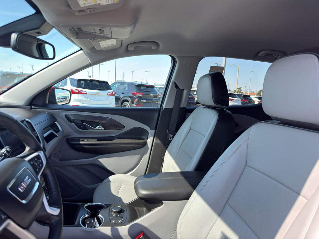 Used 2023 GMC Terrain SLT image 26