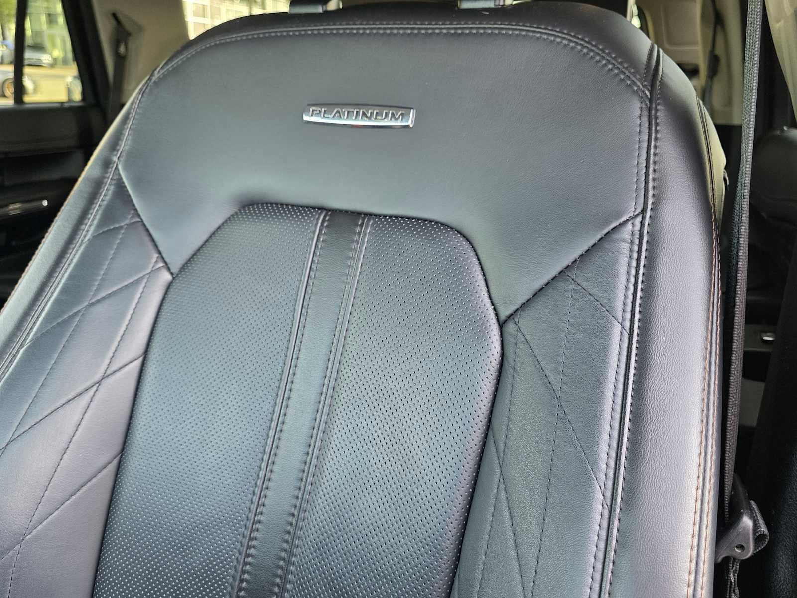 Used 2020 Ford Expedition Platinum image 14