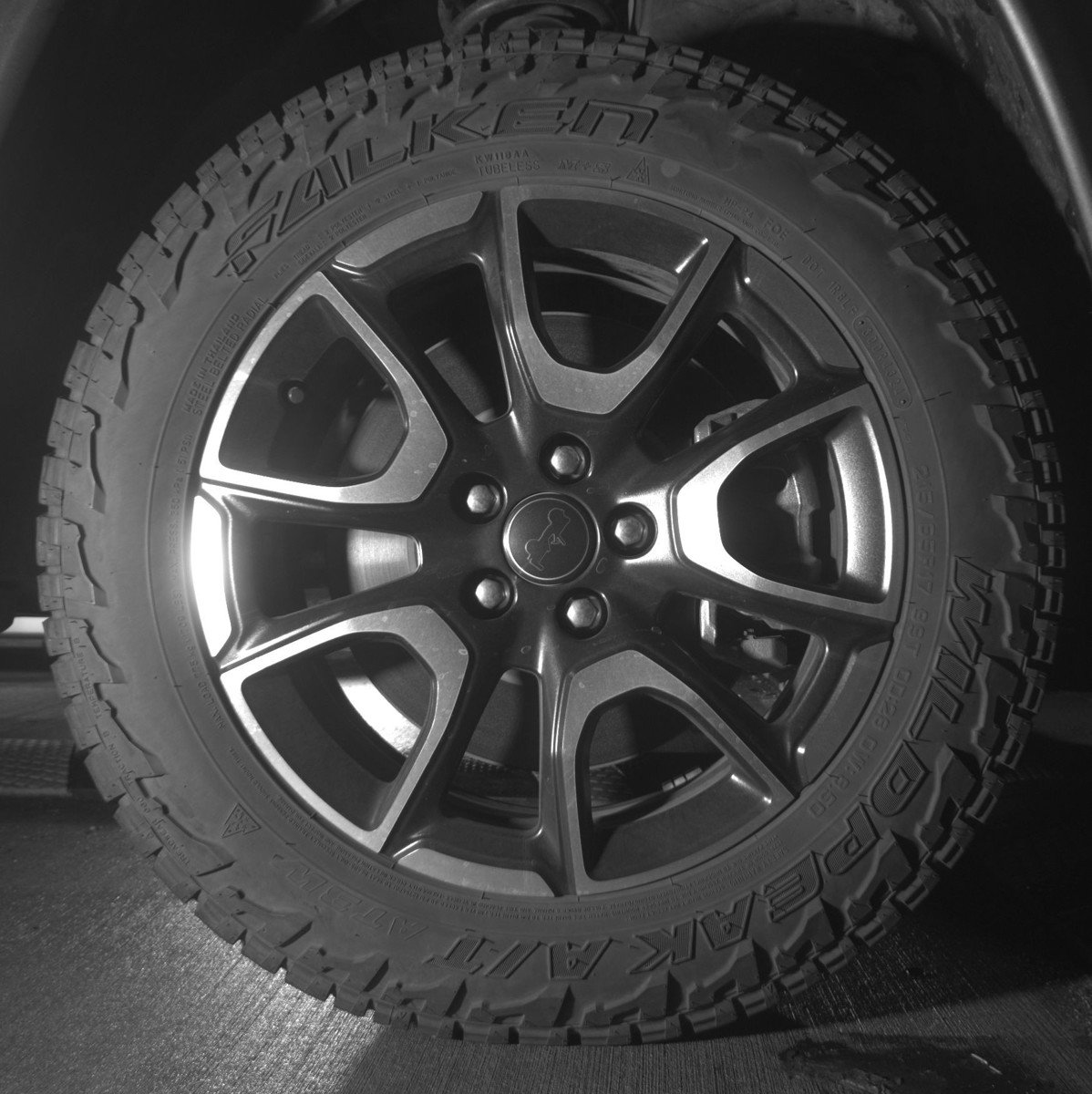 Used 2025 Jeep Compass Trailhawk image 13